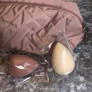 Foundation blenders and bag